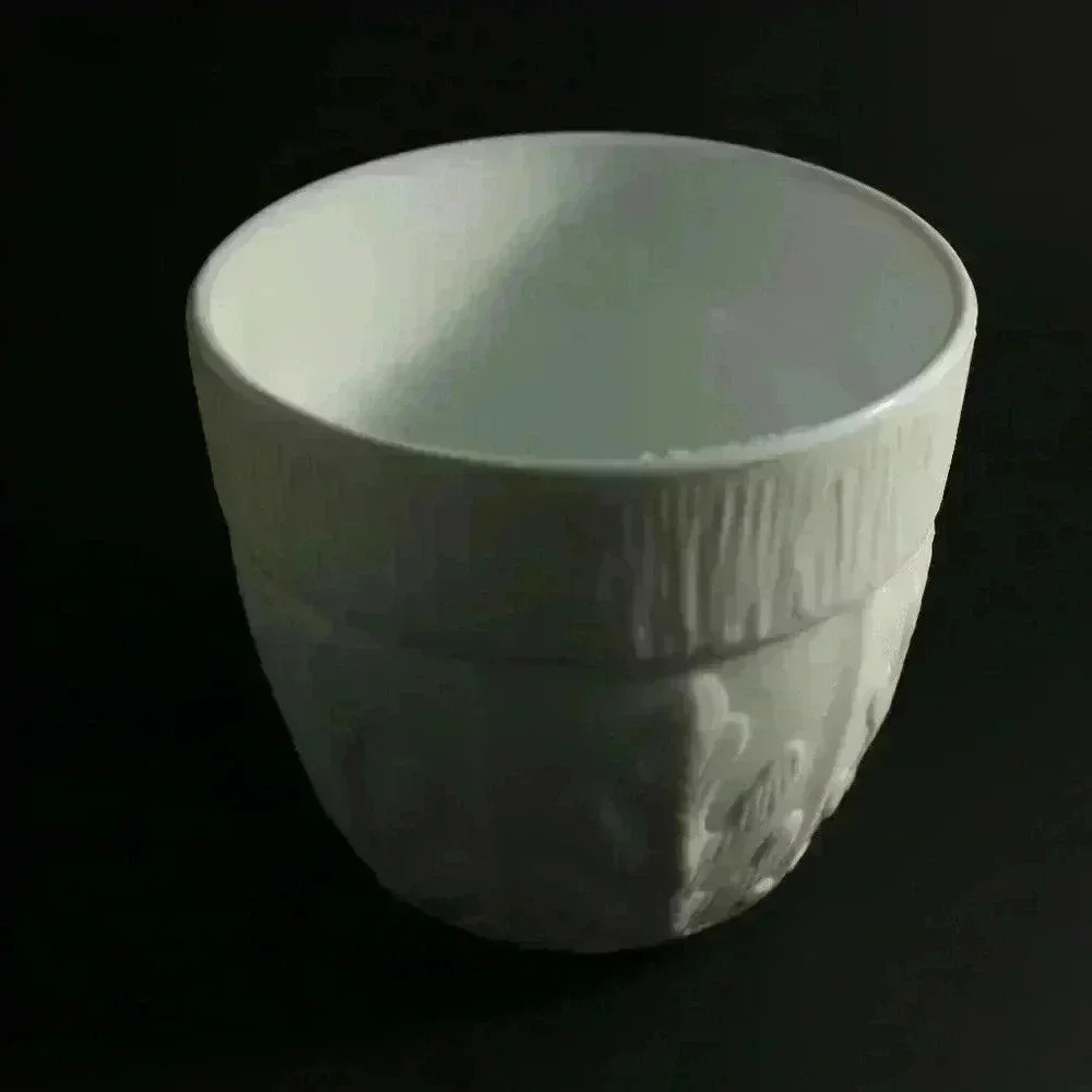 VINTAGE RARE FTD WHITE MILK GLASS 1975 OAK LEAF COLLECTIBLE DECOR VASE